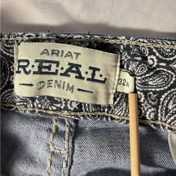 Ariat Real denim Flare Leg mid rise Jeans raw hem size 32 R - Picture 13 of 15